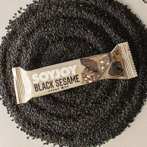 大塚製薬 SOYJOY 黒ゴマ 30g:黒ゴマと商品イメージ
